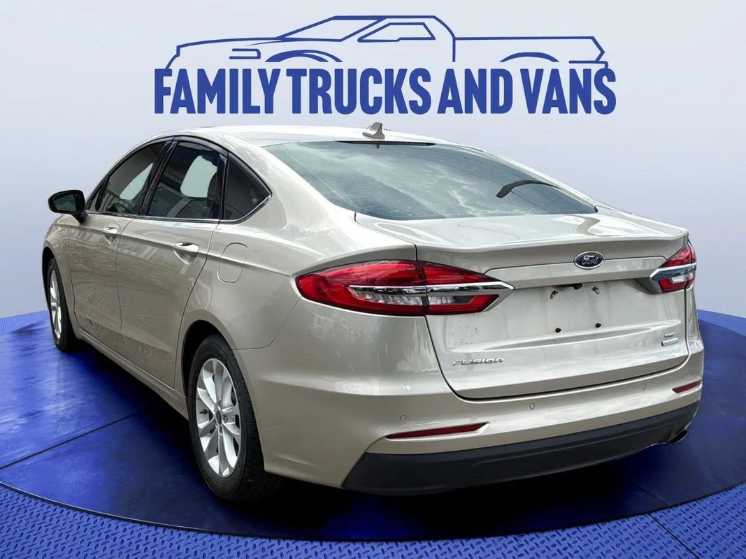 Used 2019 Ford Fusion SE FWD image 6
