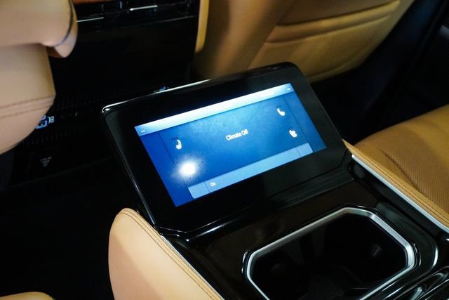 Used 2024 Jeep Grand Wagoneer Series III image 16