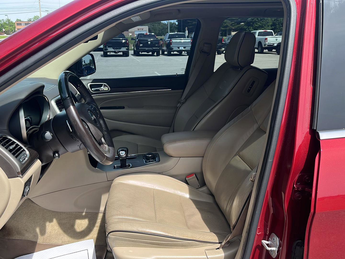 Used 2015 Jeep Grand Cherokee Overland AWD/4WD image 22