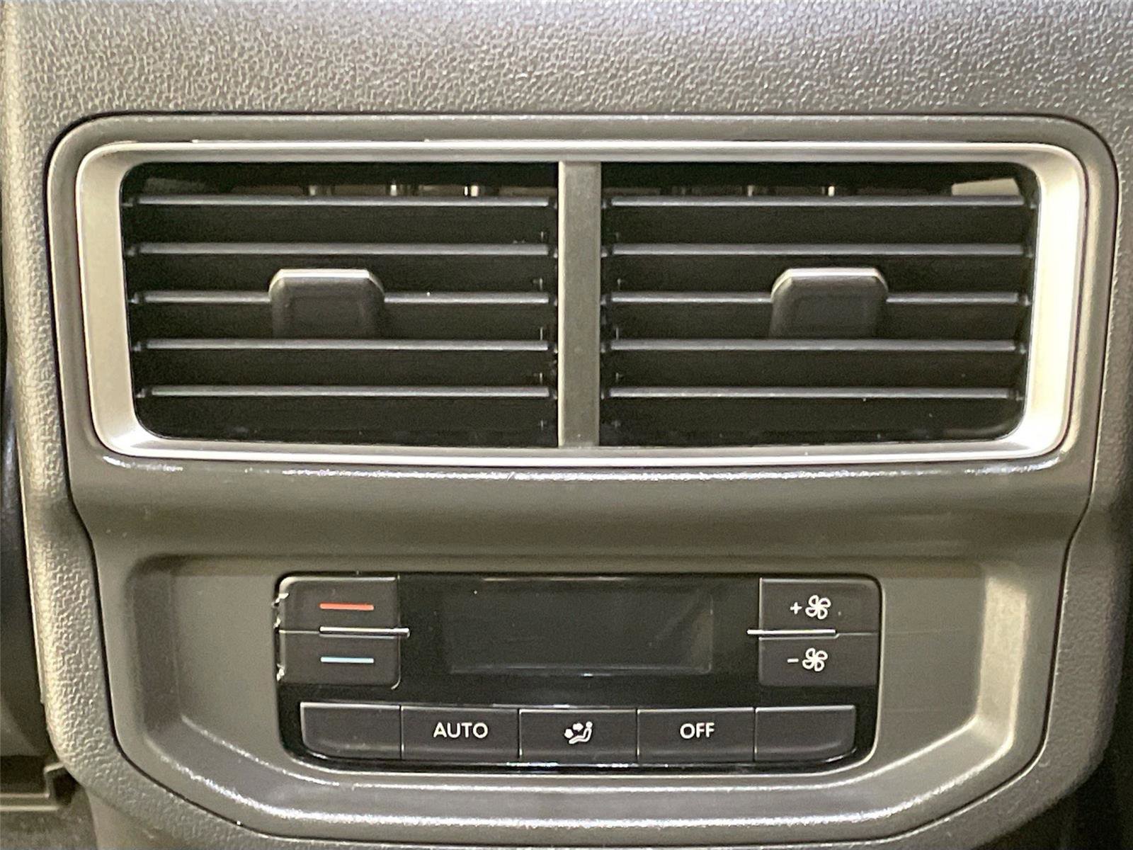 Used 2024 Volkswagen Atlas SE image 24