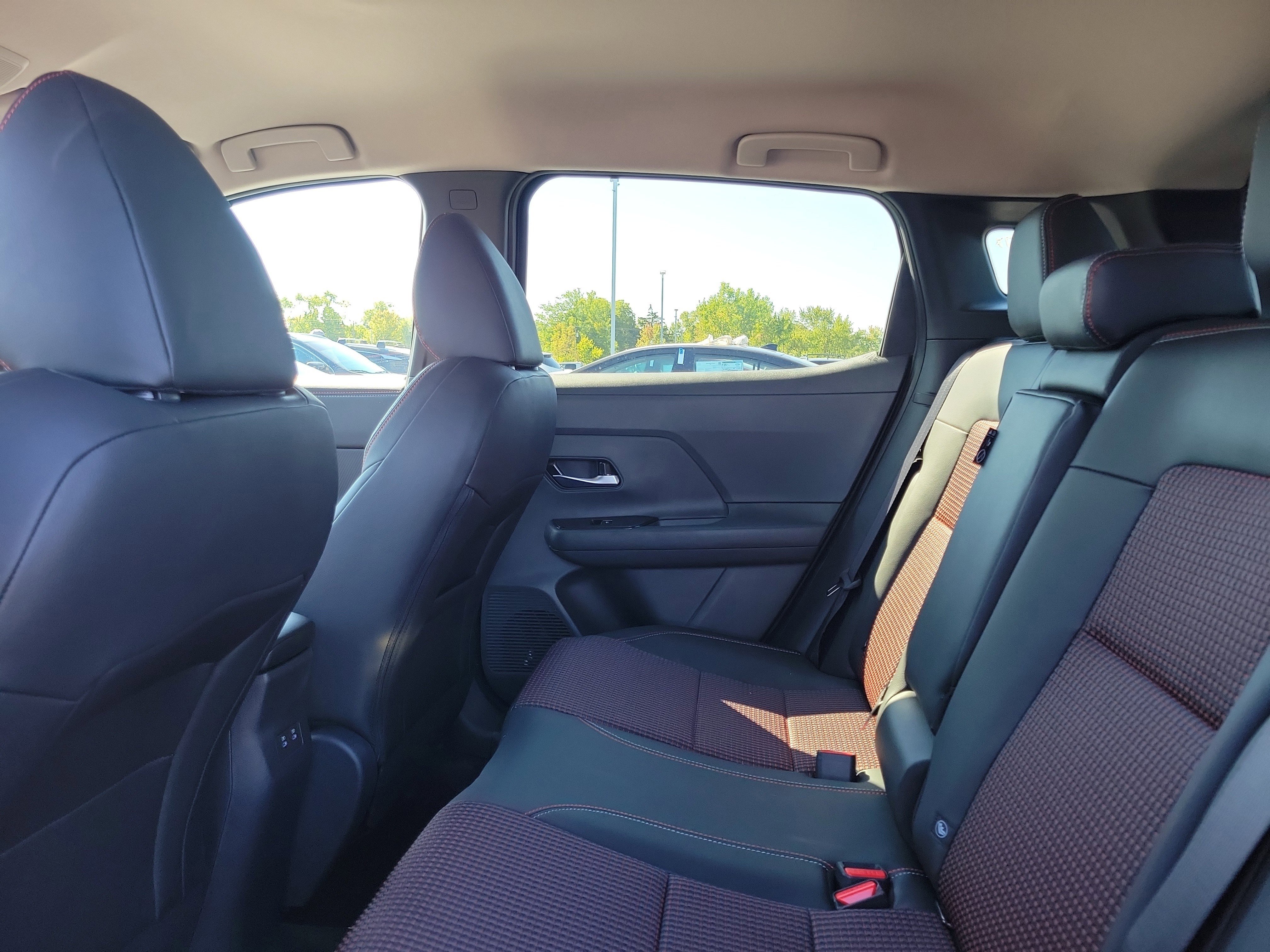 New 2026 Nissan Kicks SR w/ Cold Weather Package image 11