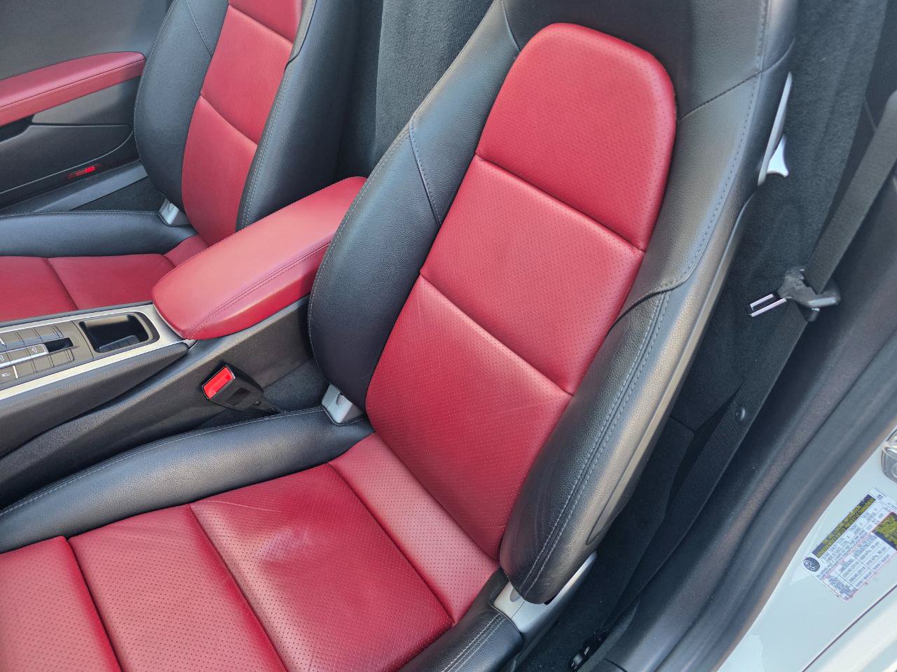 Used 2017 Porsche 718 Boxster RWD image 33