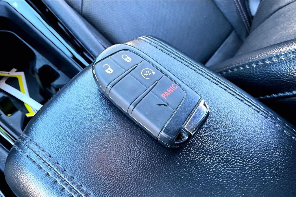 Used 2023 Jeep Compass Limited image 34