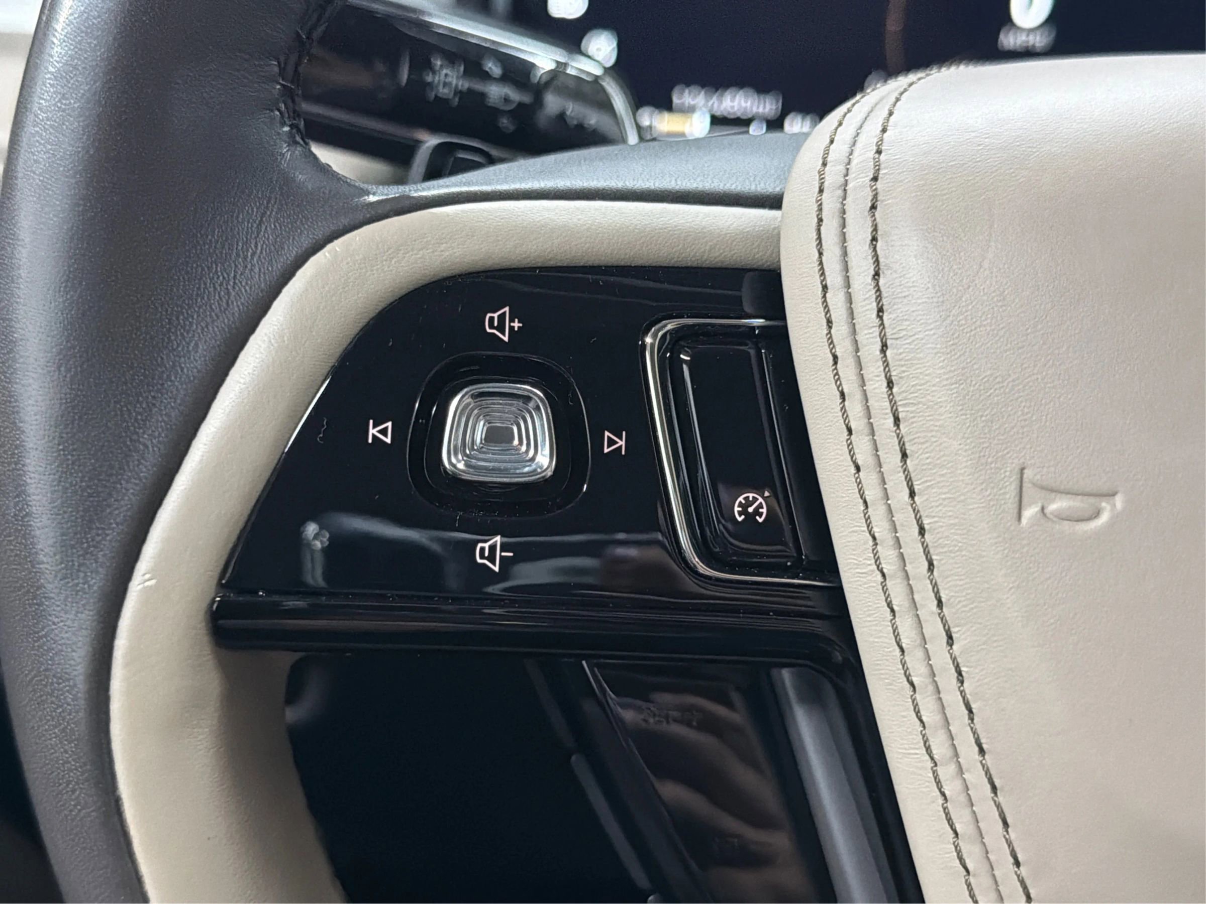 Used 2021 Lincoln Aviator AWD w/ Elements Package image 26