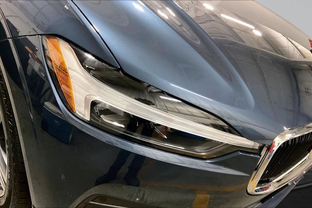 Certified 2021 Volvo XC60 T5 Momentum w/ Advanced Package AWD/4WD image 32
