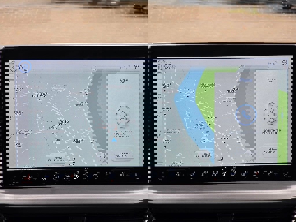 Used 2023 Ford Escape Platinum w/ Premium Technology Package image 10