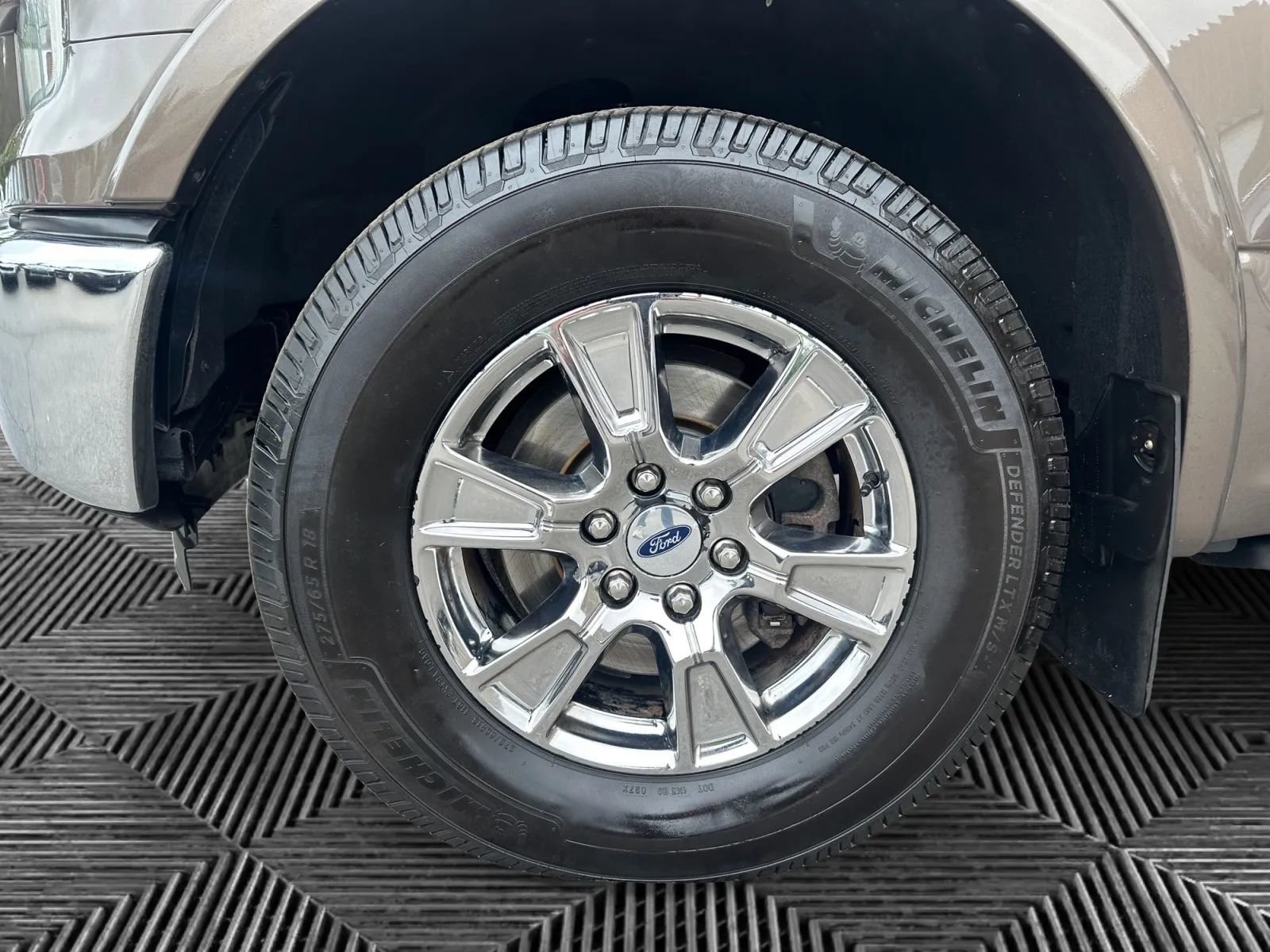 Used 2015 Ford F150 Lariat w/ Equipment Group 502A Luxury AWD/4WD image 10