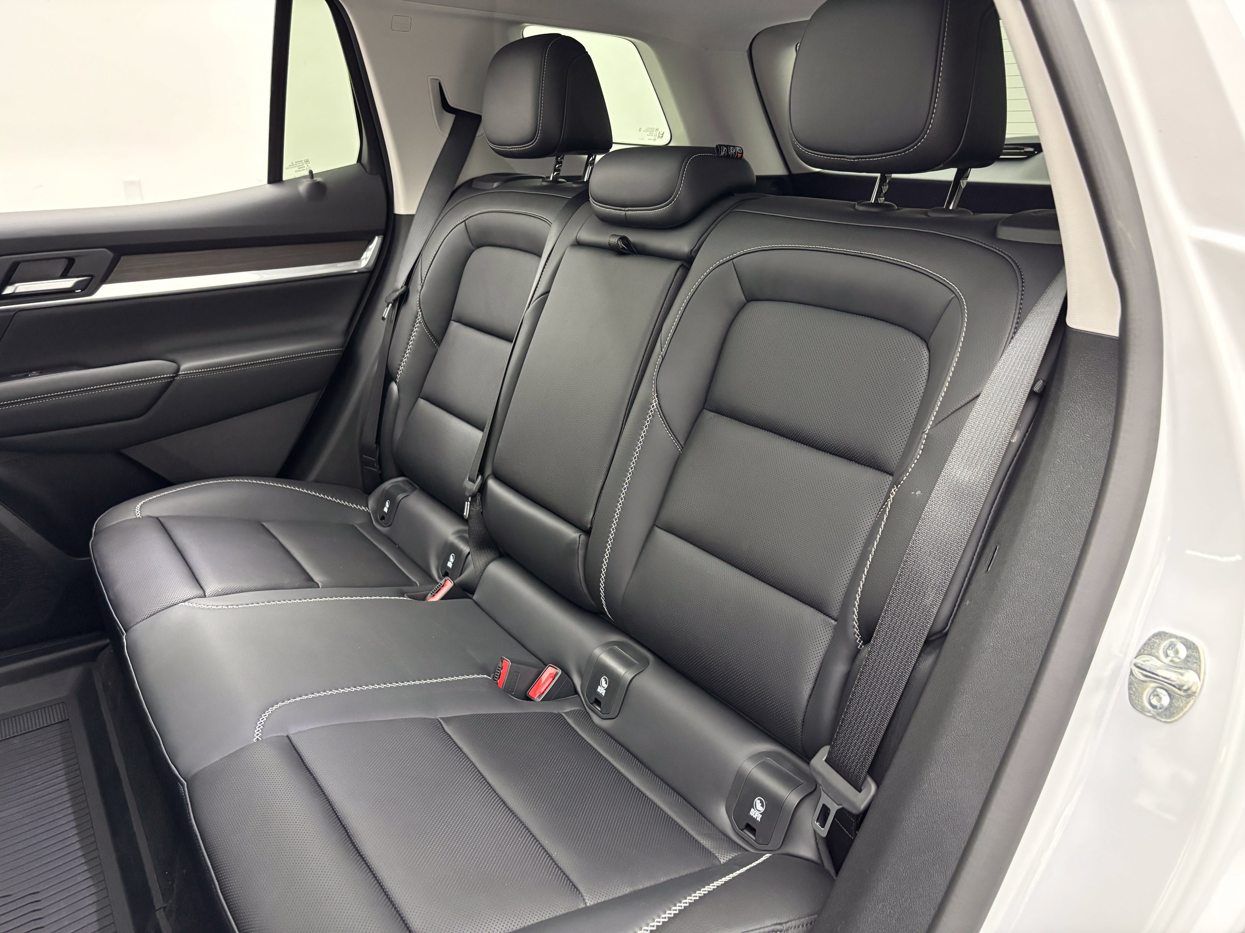 New 2027 GMC Terrain Denali w/ LPO, Floor Liner Package AWD/4WD image 43