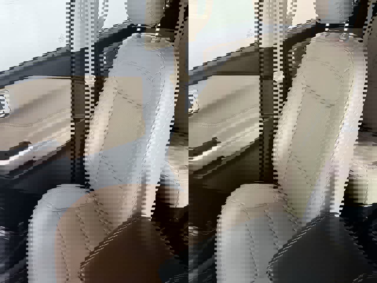 Used 2021 Ford Explorer Limited w/ Equipment Group 301A image 28