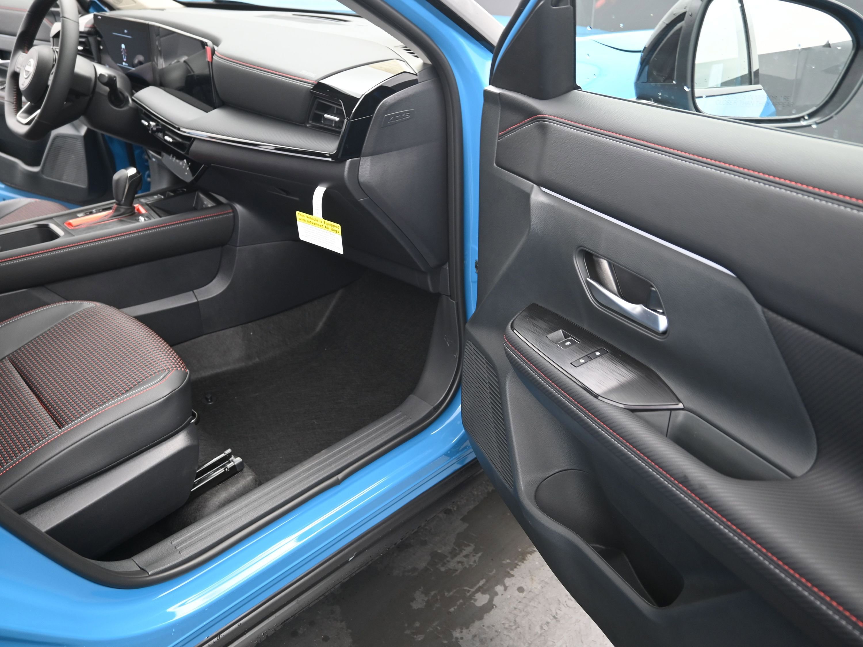 Certified 2025 Nissan Kicks SR image 20