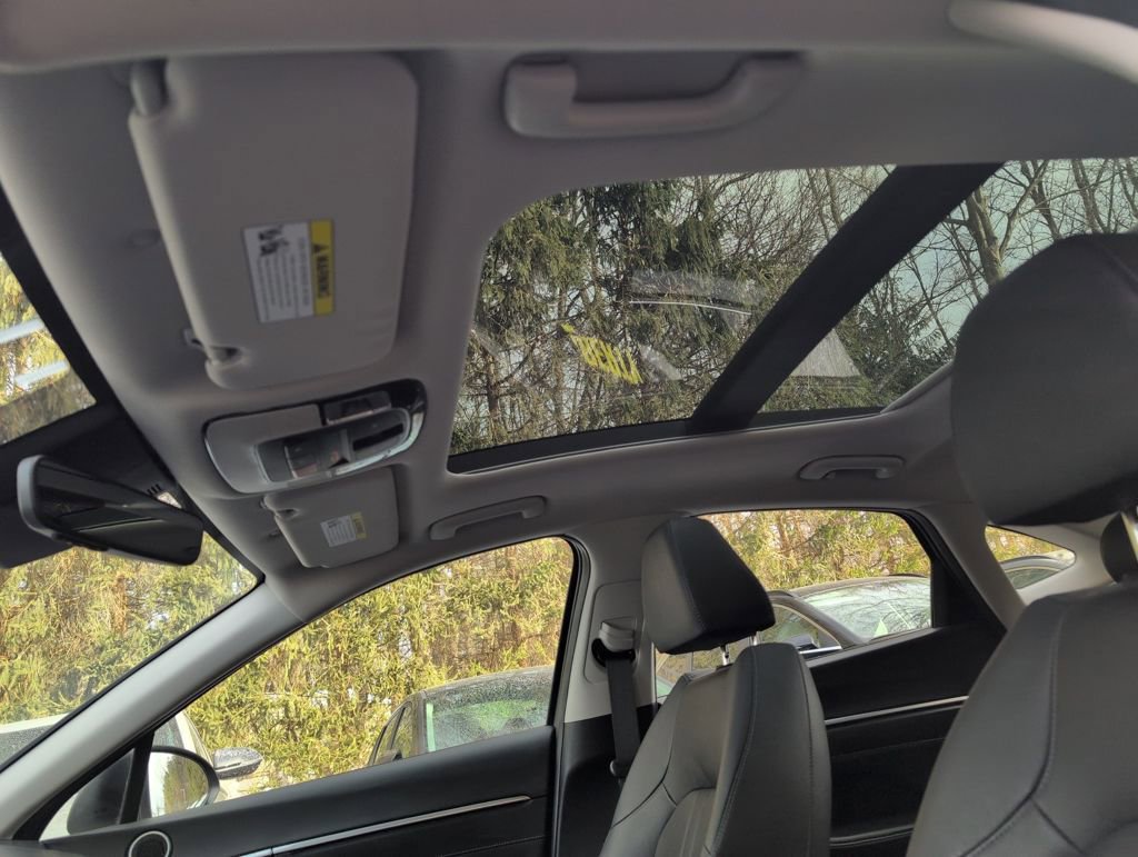 Used 2023 Hyundai Sonata Limited w/ Cargo Package image 22