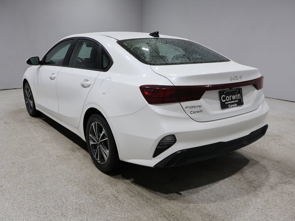 Used 2024 Kia Forte LXS FWD image 5