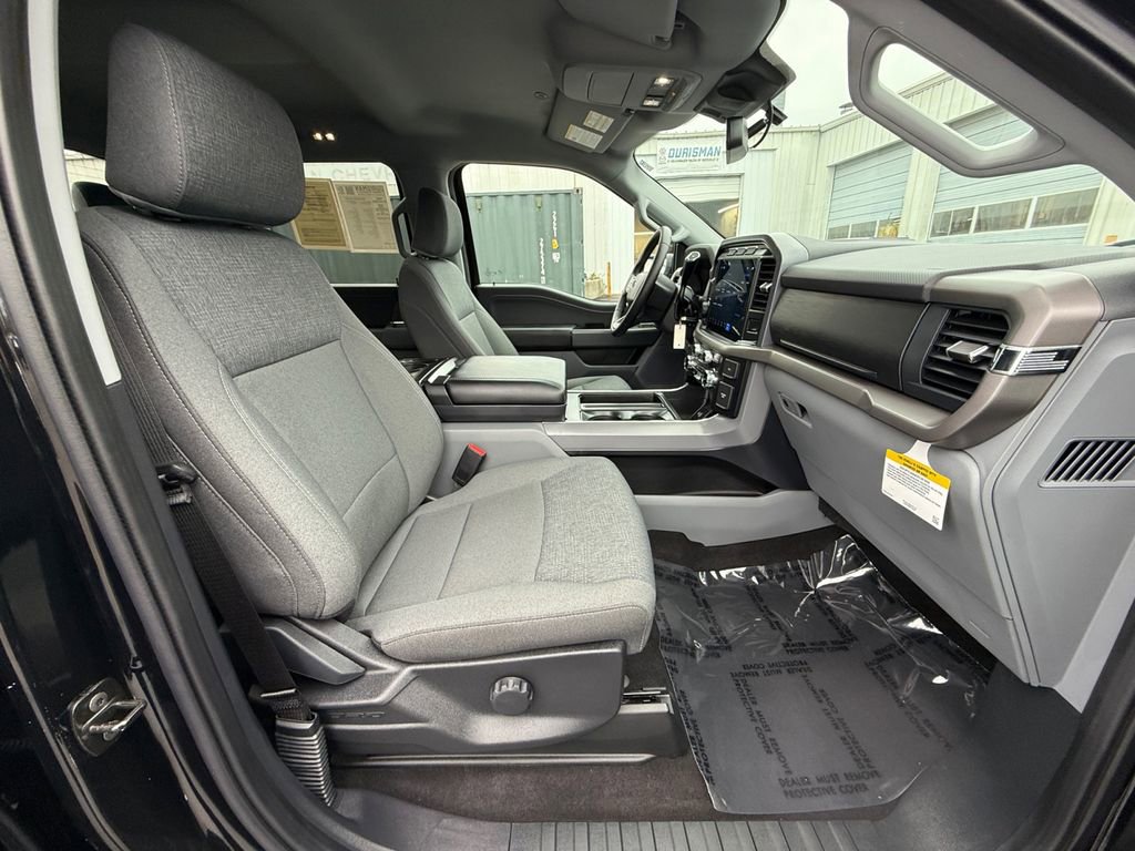 Used 2024 Ford F150 XLT w/ Mobile Office Package image 27