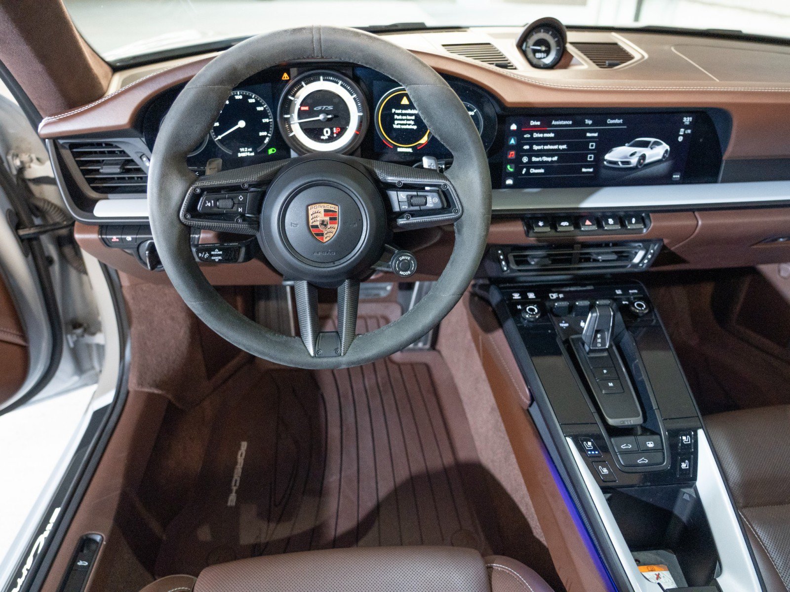 Certified 2024 Porsche 911 Carrera 4 GTS AWD/4WD image 26