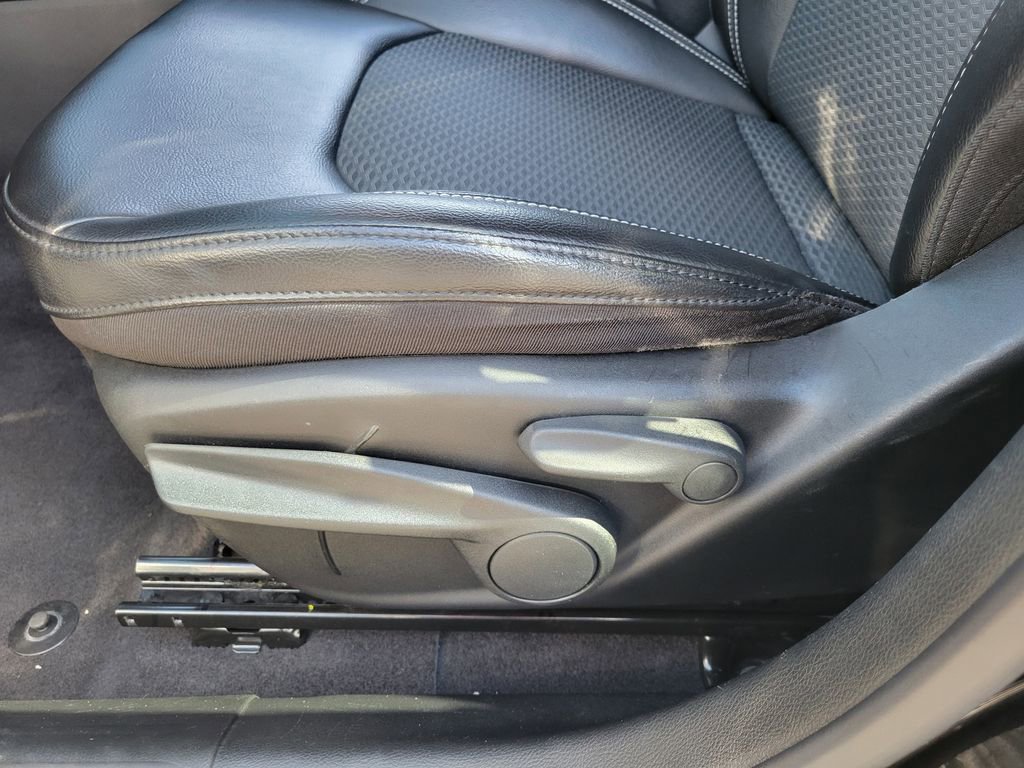 Used 2023 Jeep Compass Altitude image 15