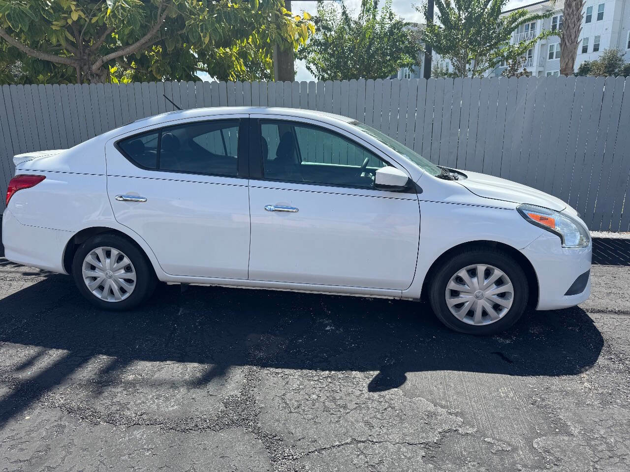 Used 2018 Nissan Versa SV image 2