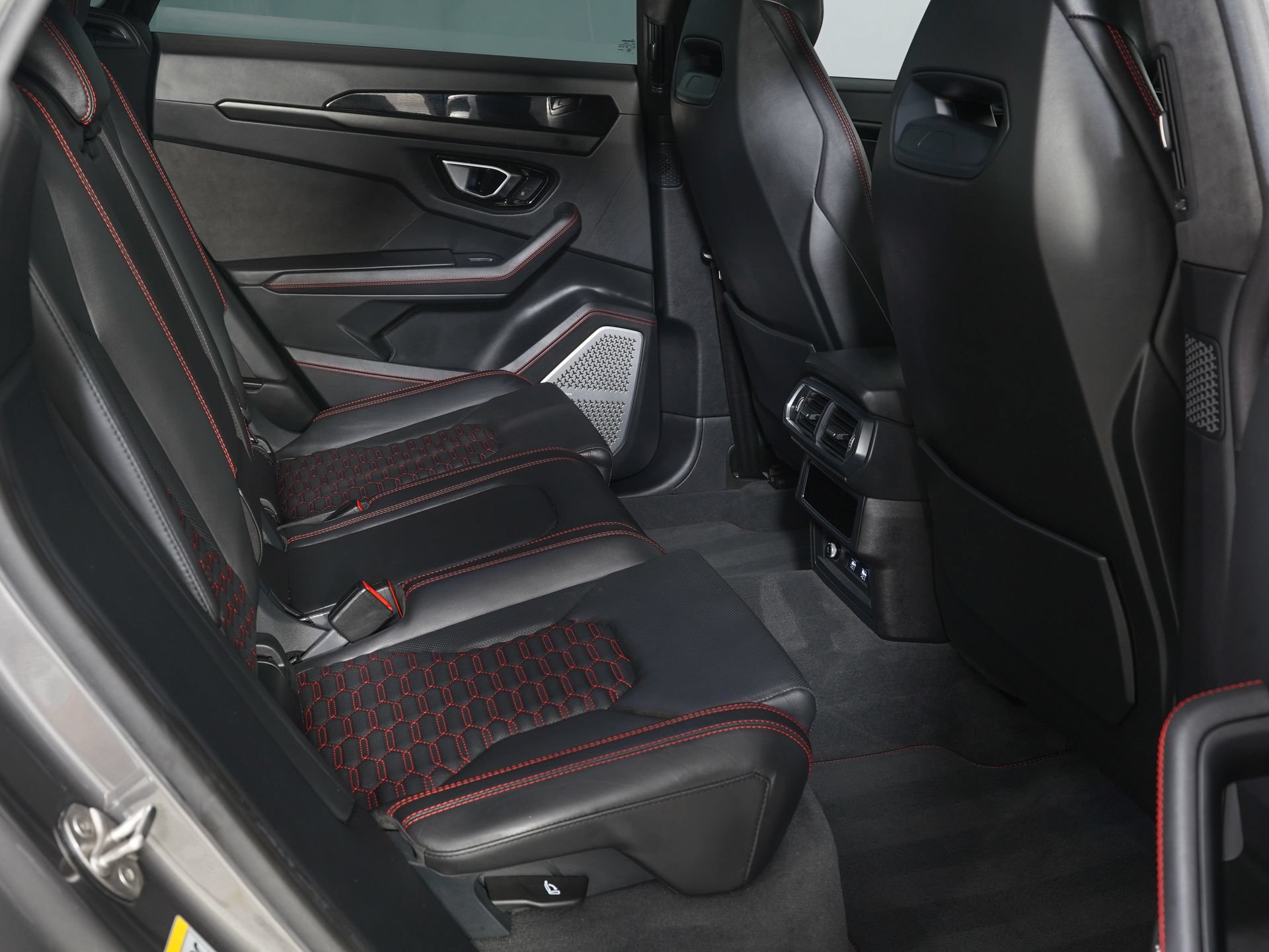 Used 2021 Lamborghini Urus AWD/4WD image 9