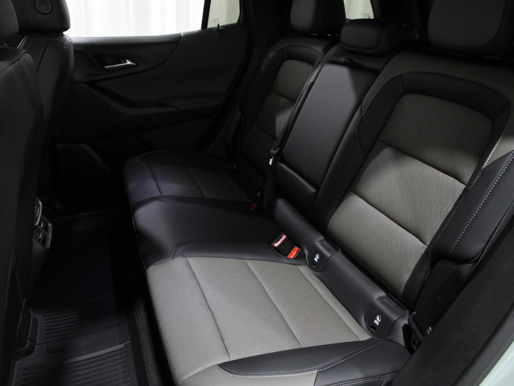 Used 2026 Chevrolet Equinox LT w/ Convenience Package II image 18