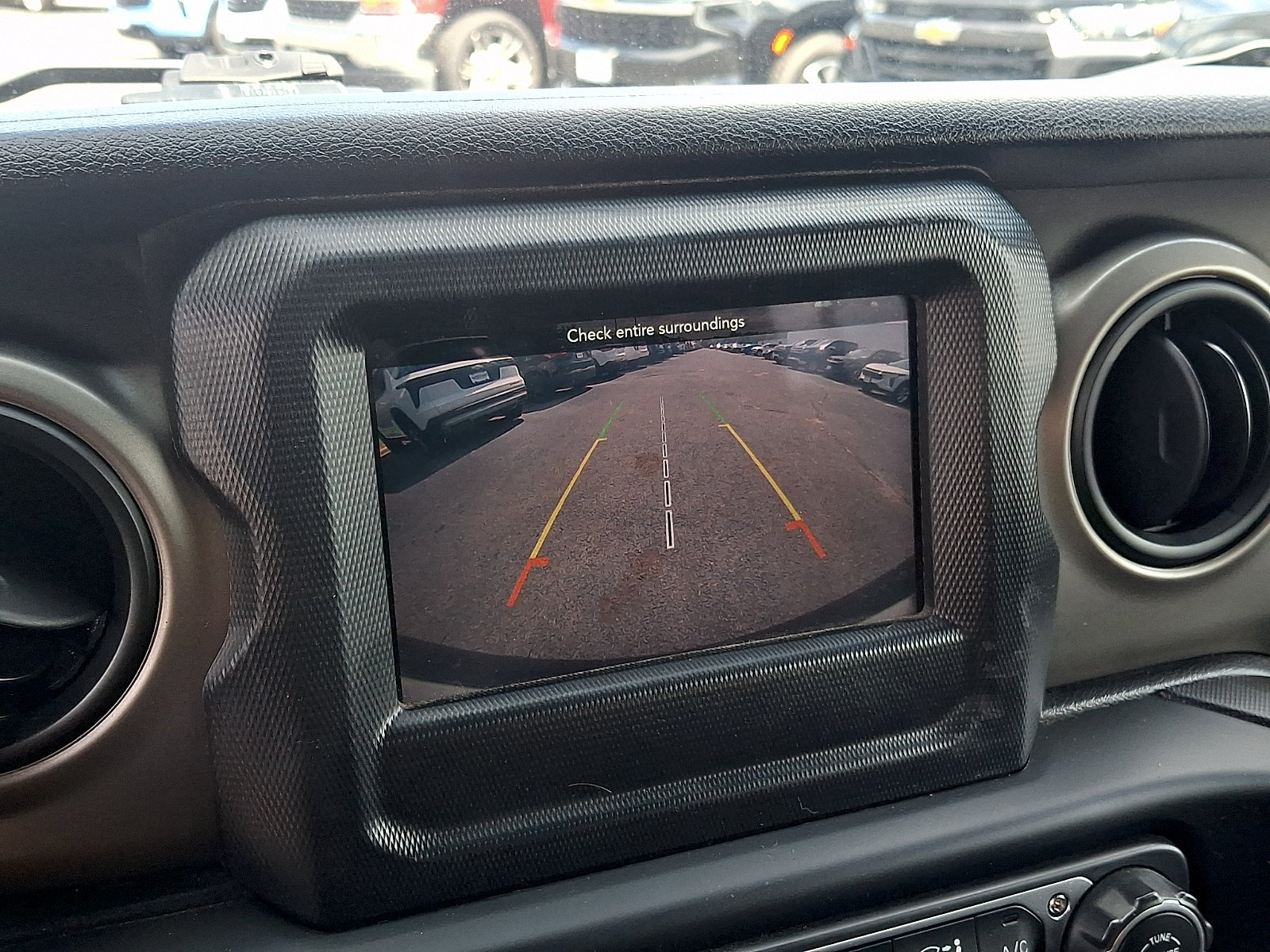 Used 2018 Jeep Wrangler Unlimited Sport S AWD/4WD image 17