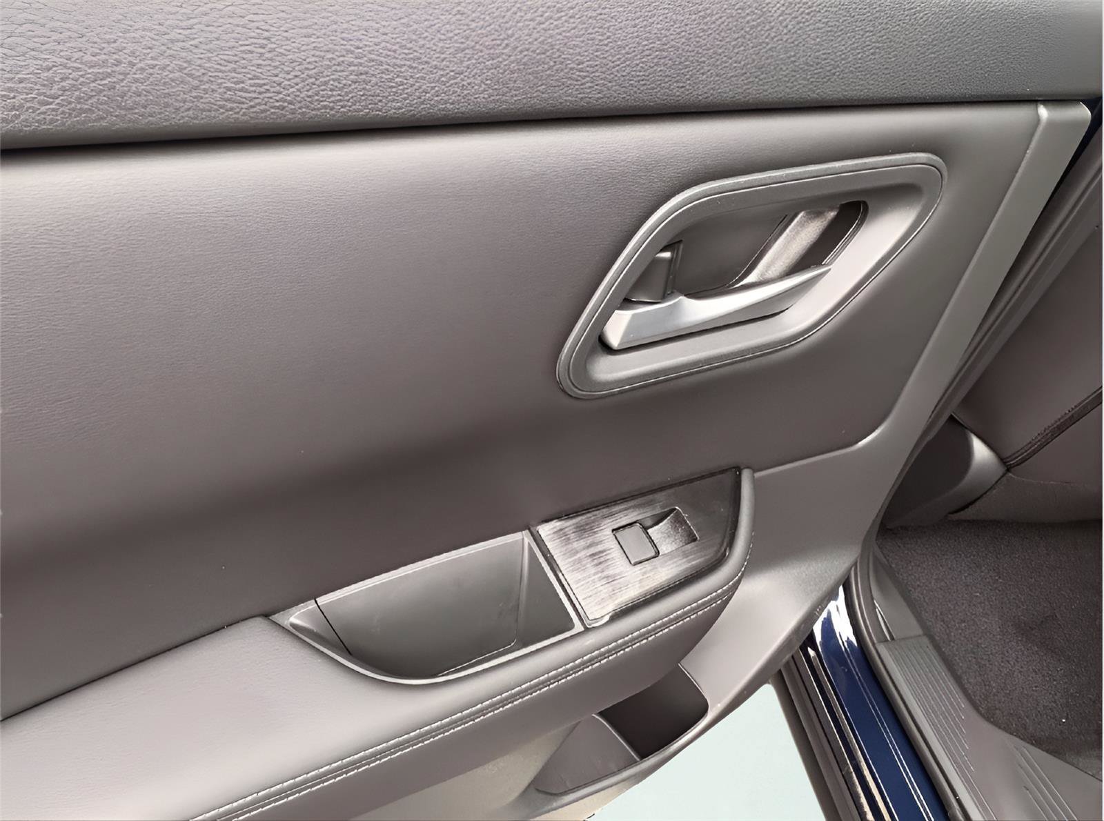 New 2026 Nissan Rogue SV FWD image 13