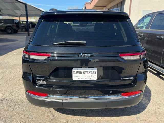 Certified 2023 Jeep Grand Cherokee Limited AWD/4WD image 5