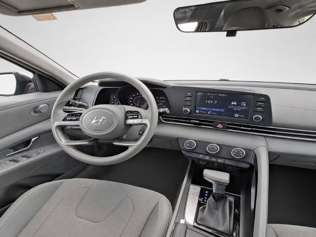 Used 2021 Hyundai Elantra SE FWD image 28
