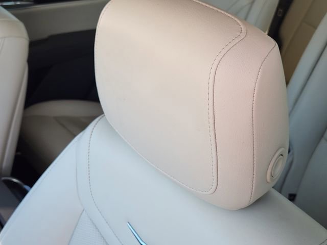 Used 2023 Cadillac XT6 Premium Luxury w/ Technology Package image 16