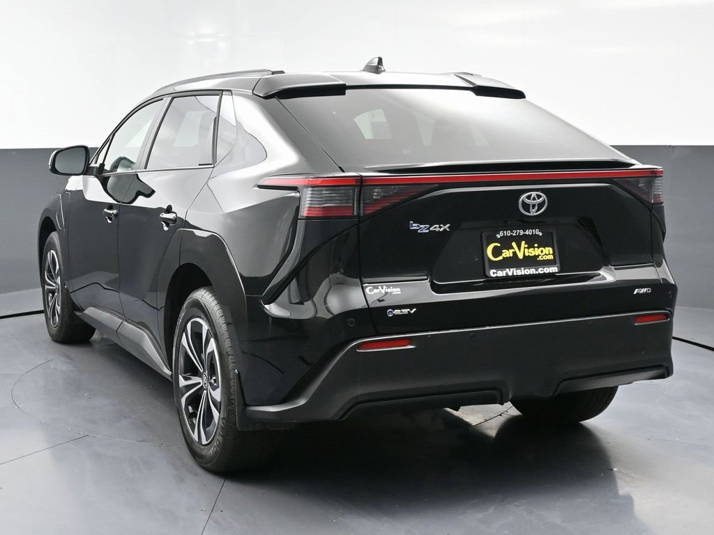 Used 2024 Toyota bZ4X XLE w/ Weather Package image 7