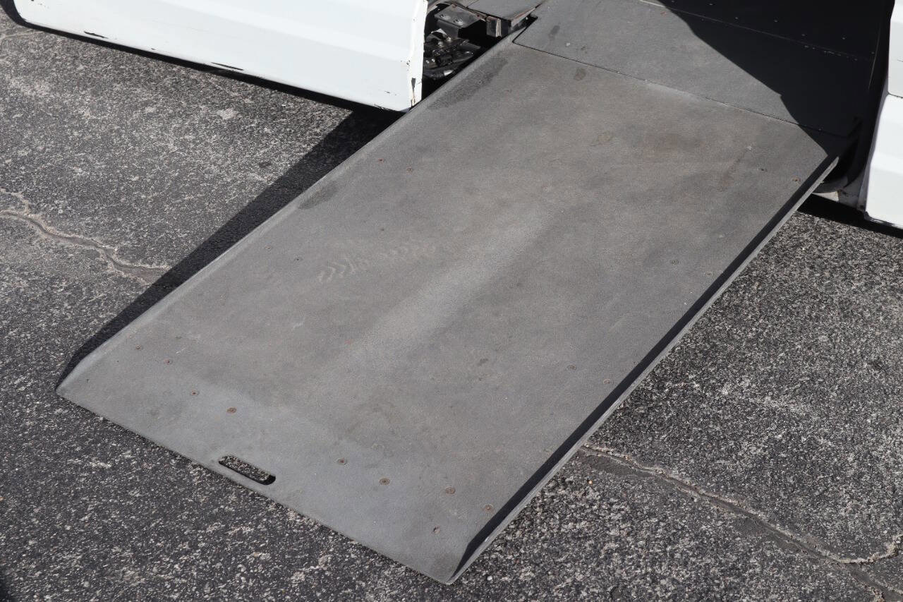 Used 2010 Chrysler Town & Country Touring image 20