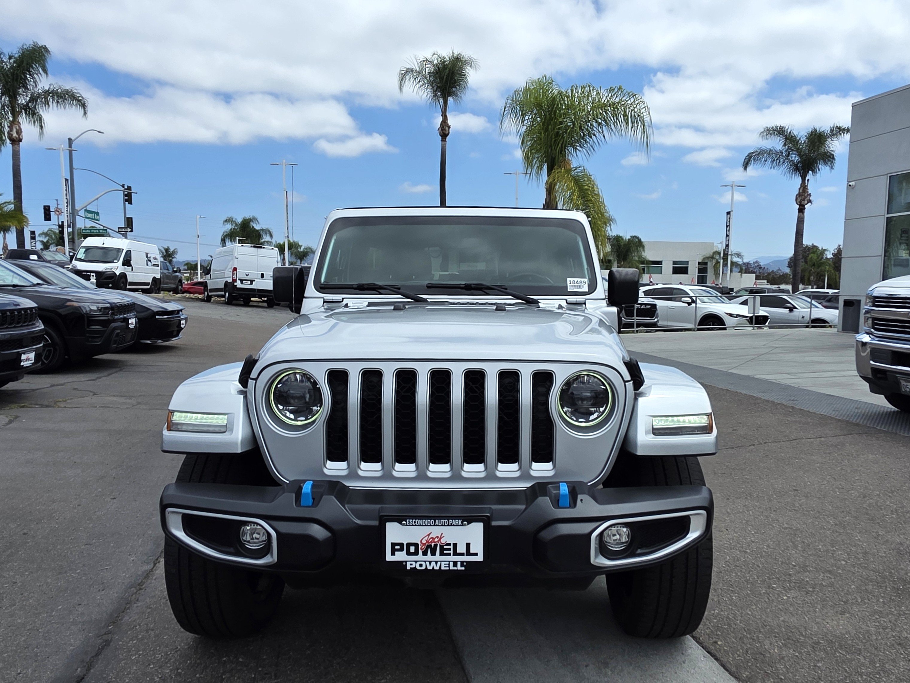 Used 2023 Jeep Wrangler Unlimited Sahara w/ Cold Weather Group AWD/4WD image 7
