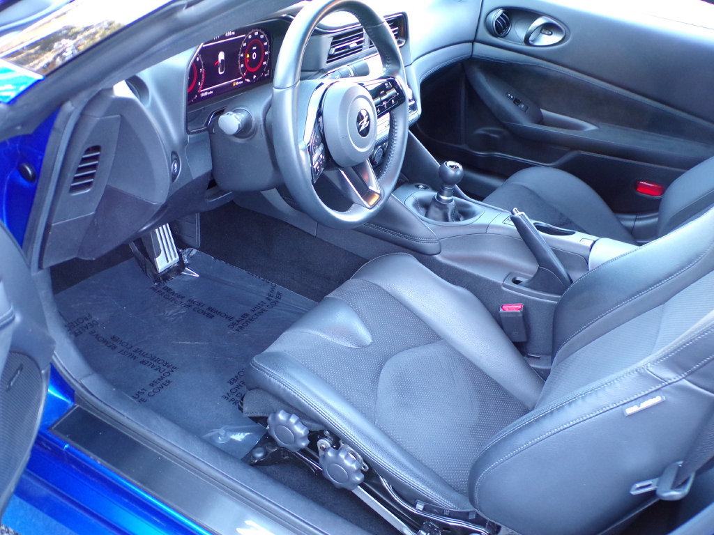 Used 2024 Nissan Z Performance w/ Floor Mat Package RWD image 14