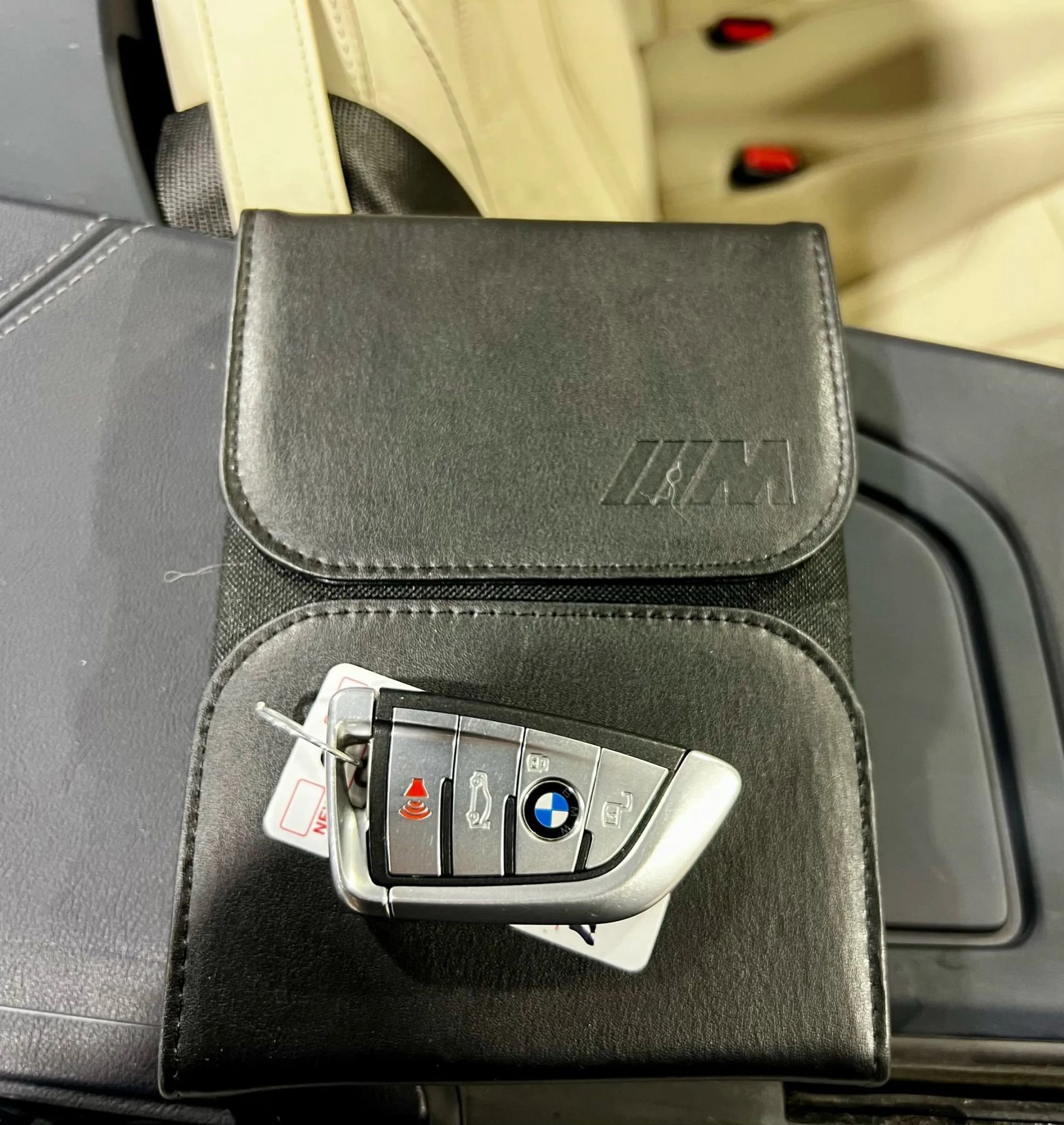 Used 2020 BMW M8 Convertible 2D image 27