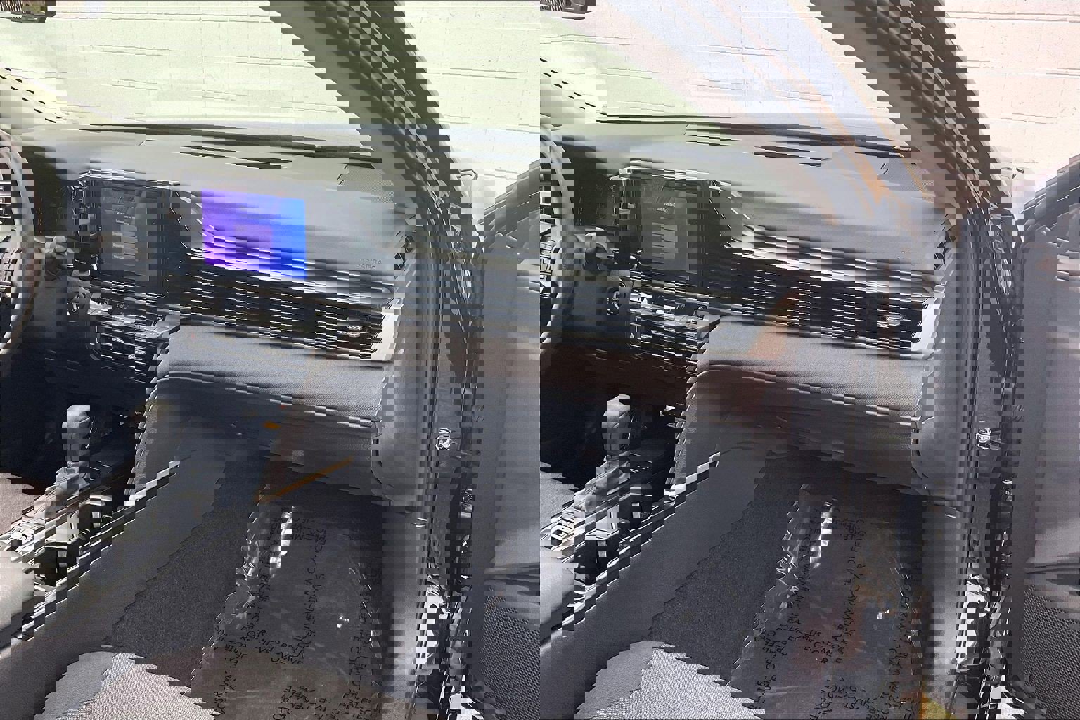 Used 2025 Toyota Camry LE w/ Convenience Package image 21