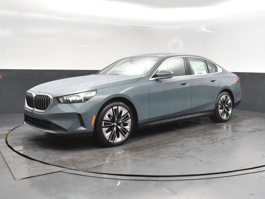 New 2026 BMW 530i w/ Premium Package image 3