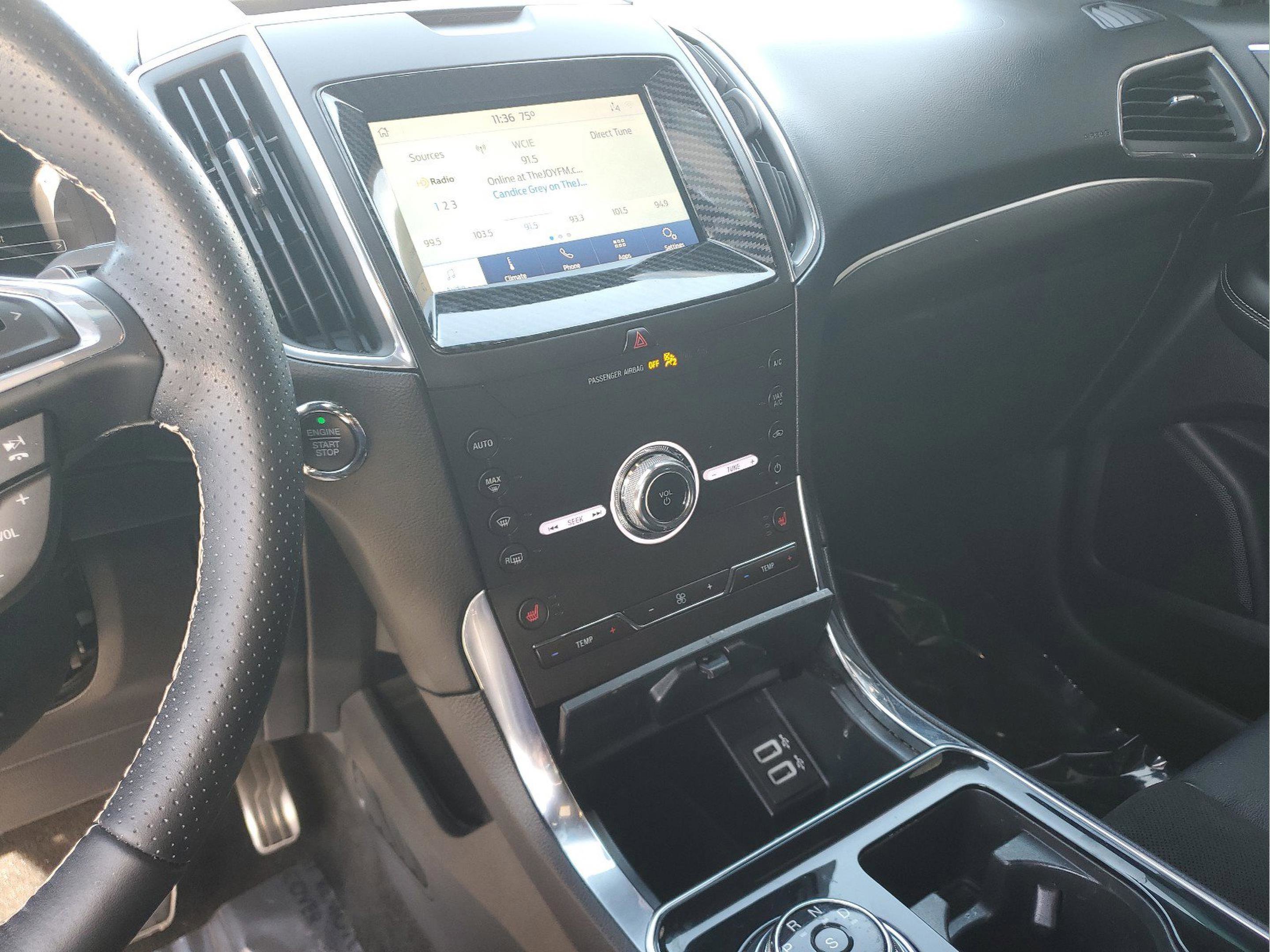 Used 2020 Ford Edge ST image 29