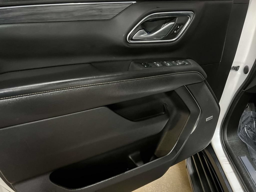 Used 2021 GMC Yukon SLT w/ SLT Premium Package AWD/4WD image 13
