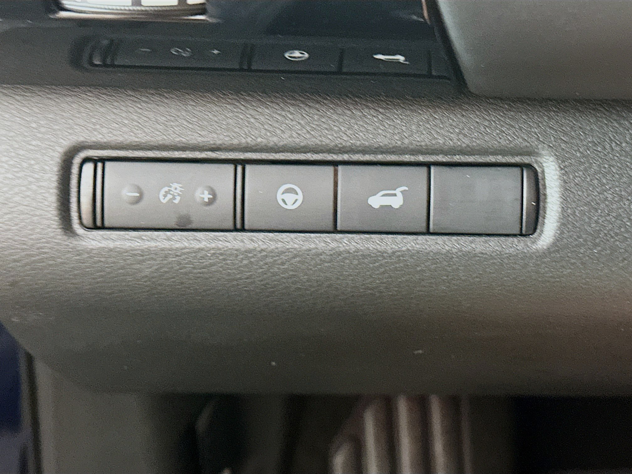 Used 2025 Nissan Pathfinder SV AWD/4WD image 17