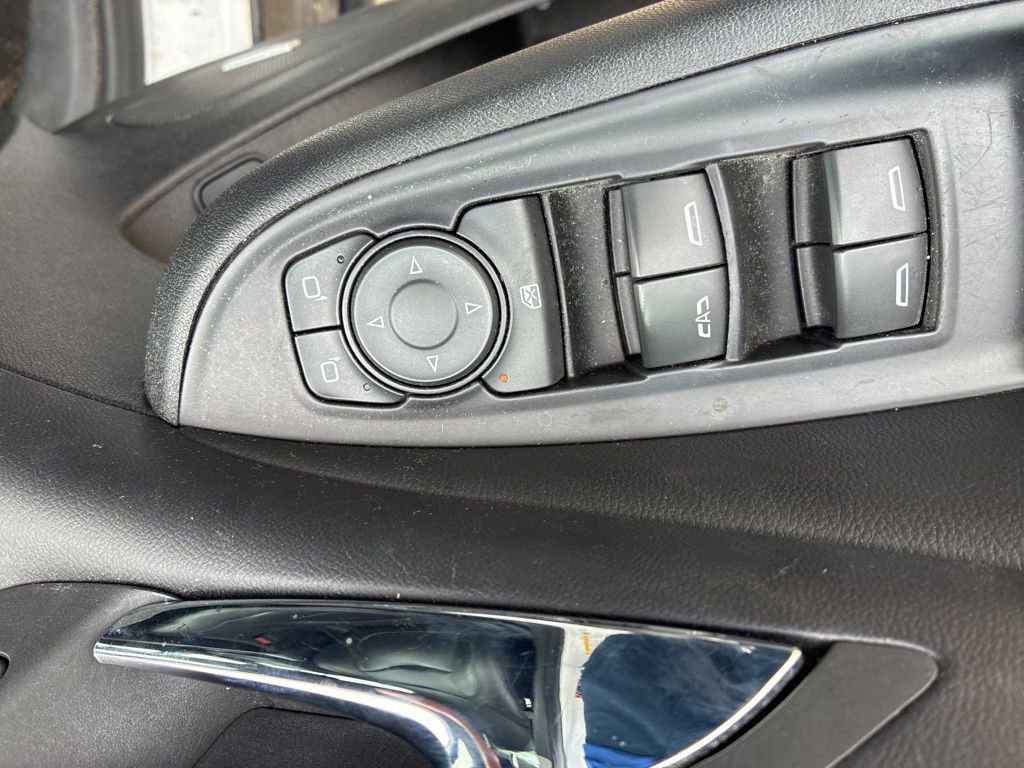 Used 2018 Chevrolet Volt LT w/ Comfort Package image 7