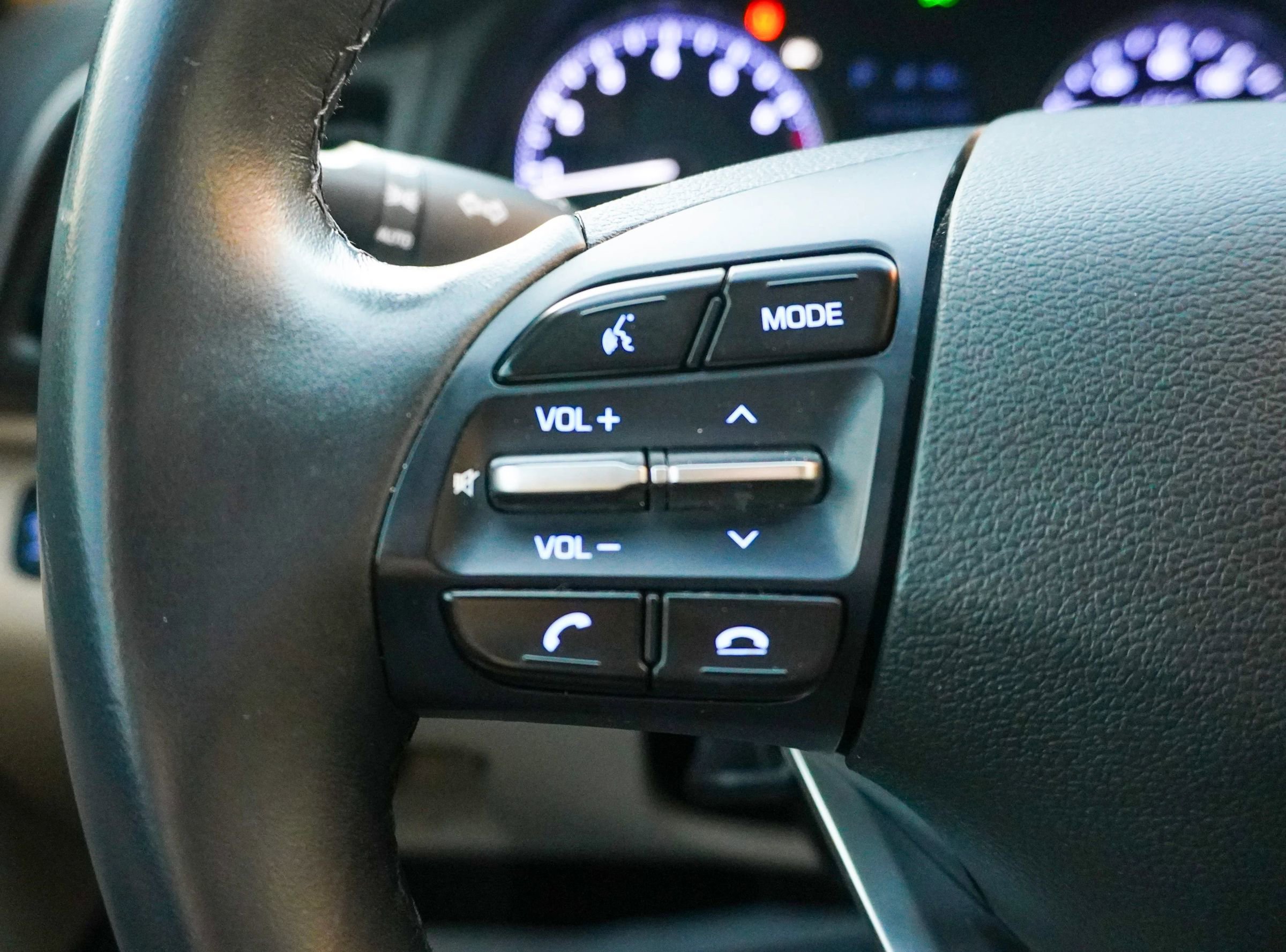 Used 2020 Hyundai Elantra ECO image 36