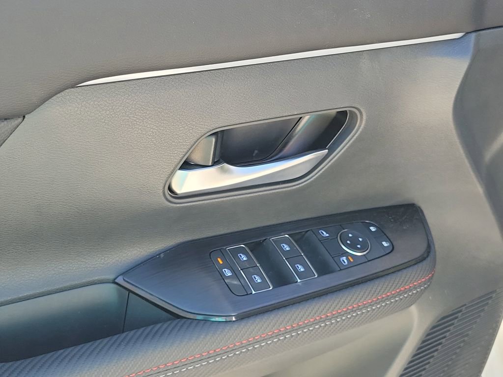 New 2026 Nissan Kicks SR w/ Cold Weather Package image 21