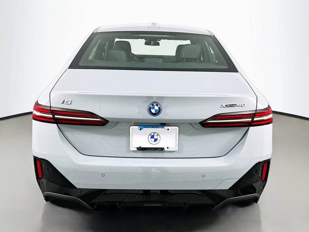 New 2026 BMW i5 eDrive40 w/ M Sport Package image 6