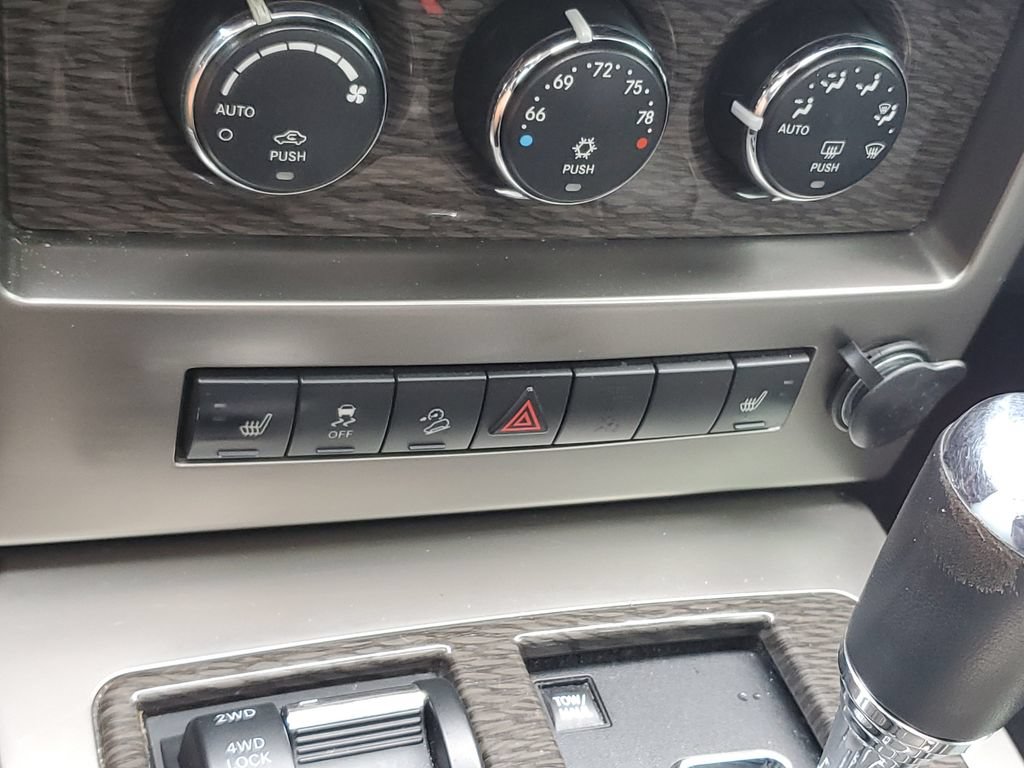 Used 2012 Jeep Liberty Limited Jet w/ Comfort/Convenience Group AWD/4WD image 27