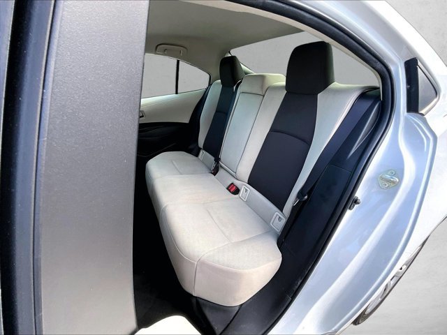 Used 2022 Toyota Corolla LE FWD image 28