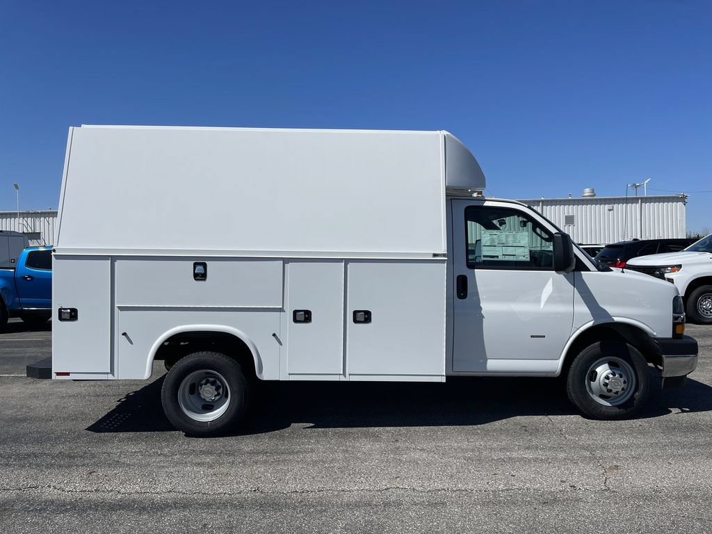 New 2025 Chevrolet Express 3500 w/ Power Convenience Package RWD image 2
