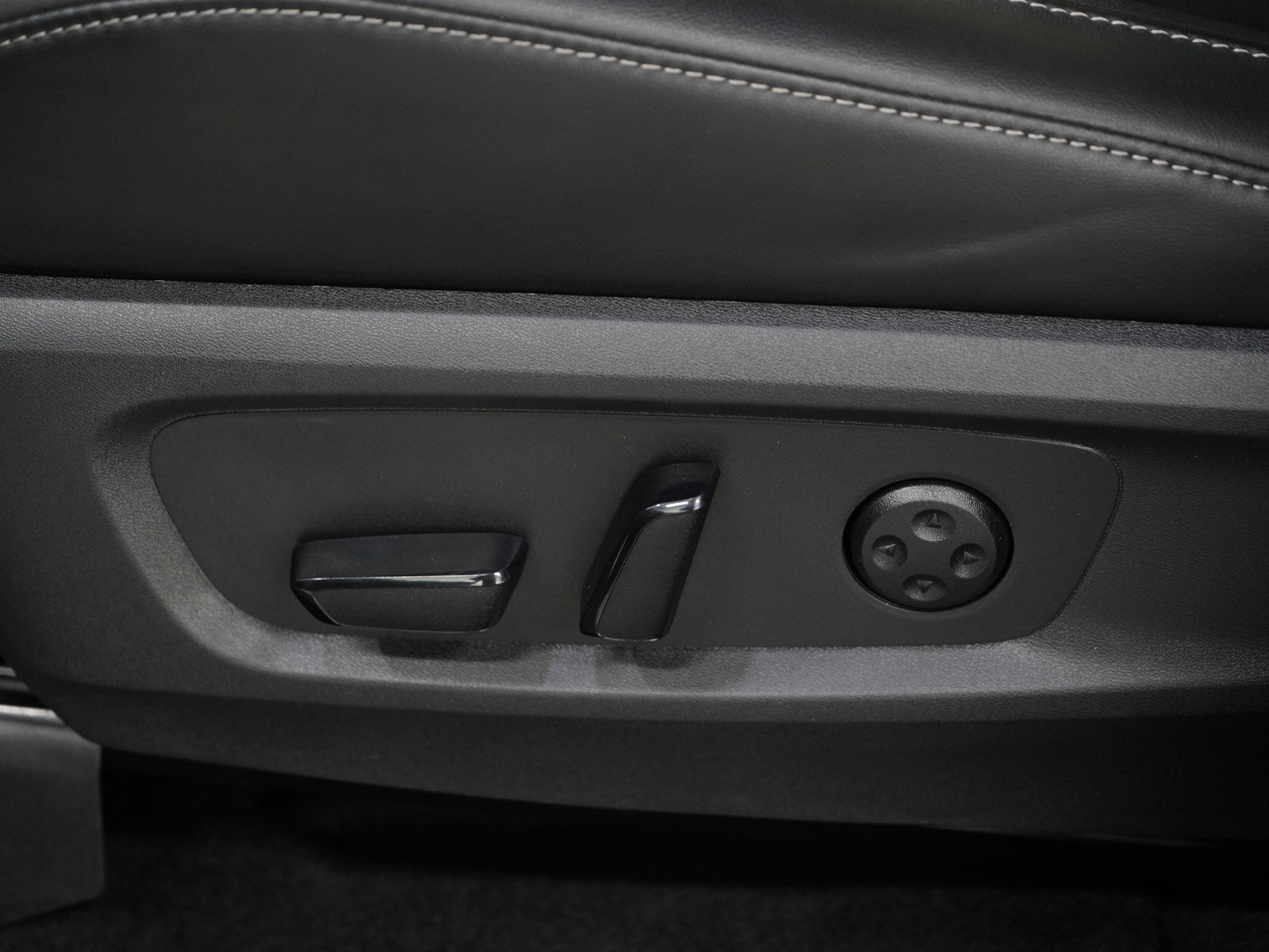 Used 2025 INFINITI QX60 Luxe AWD/4WD image 28