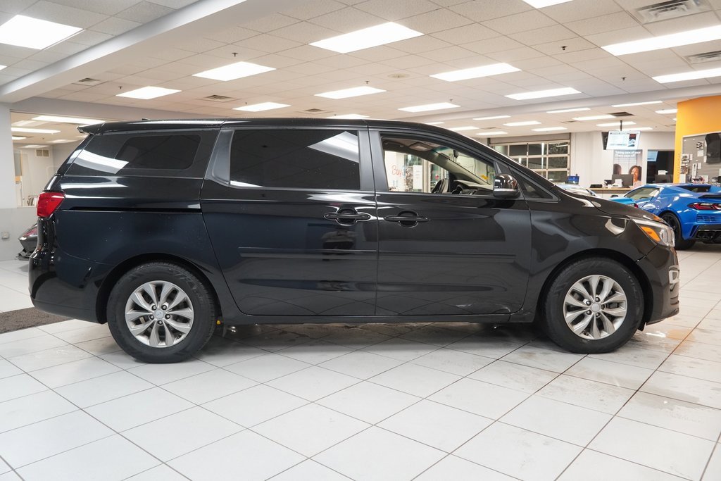 Used 2019 Kia Sedona L image 16