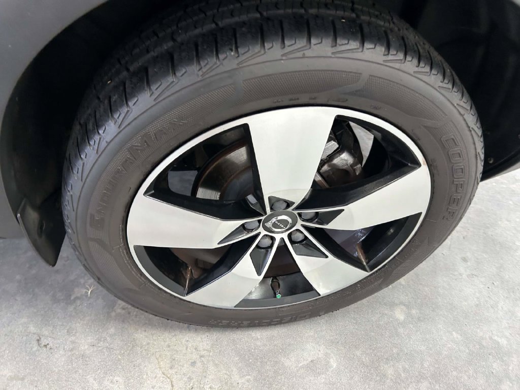 Used 2019 Volvo XC40 T5 Momentum AWD/4WD image 9