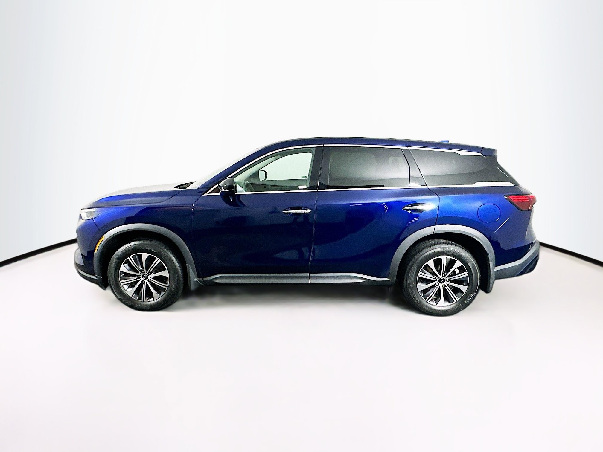 Used 2023 INFINITI QX60 Pure AWD/4WD image 4
