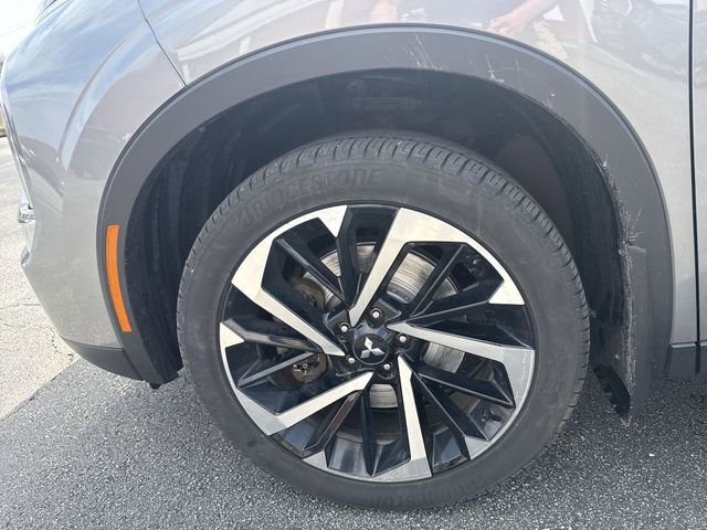 Used 2022 Mitsubishi Outlander SE image 12