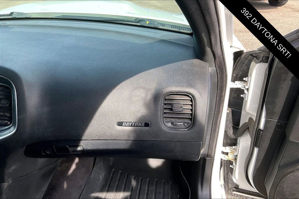 Used 2017 Dodge Charger R/T RWD image 15